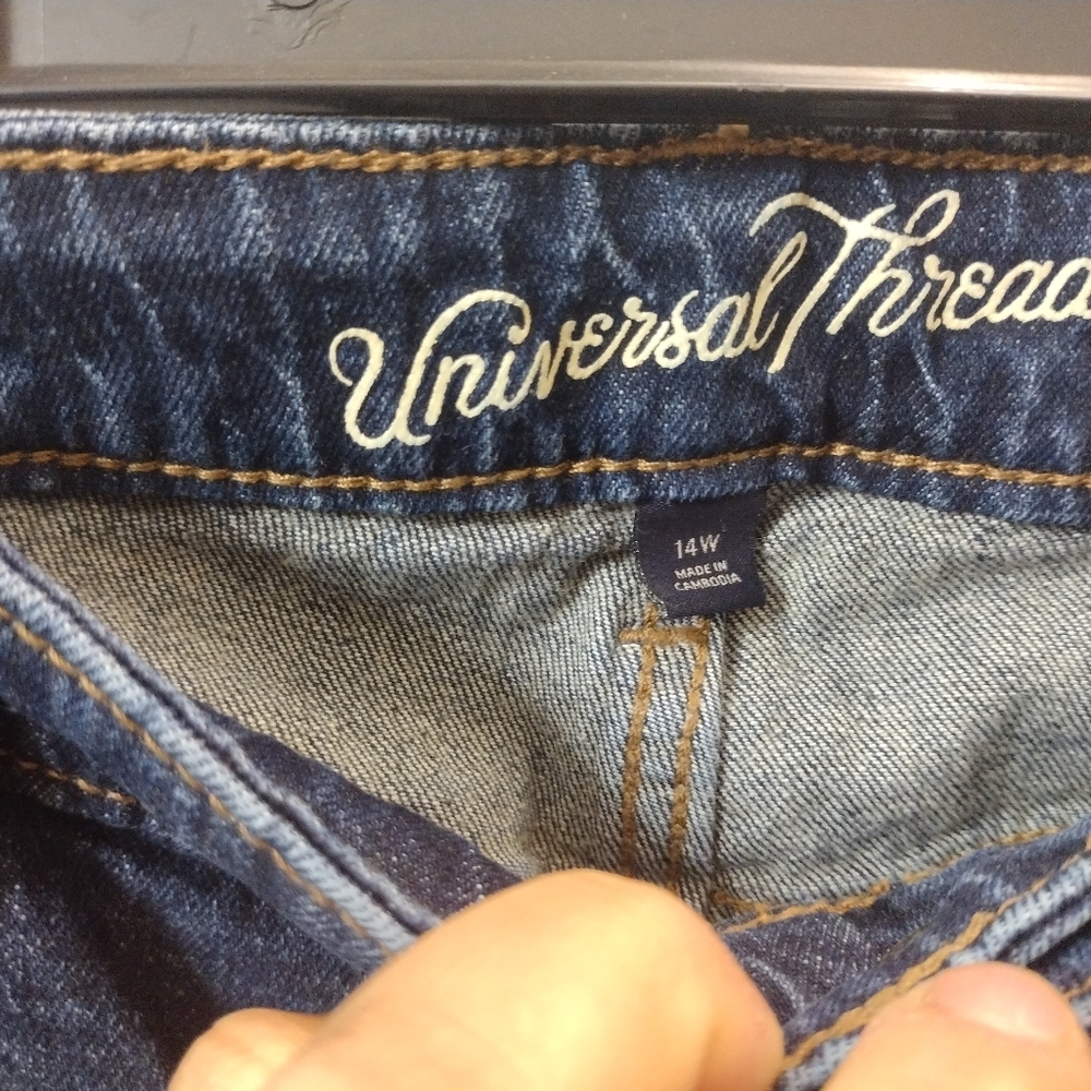 Universal Thread jeans - Picture 3 of 4